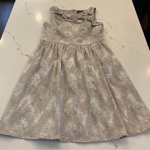 Adrianna Papell Sleeveless Marbled Beige Self Petal Sculpture Dress Size 14